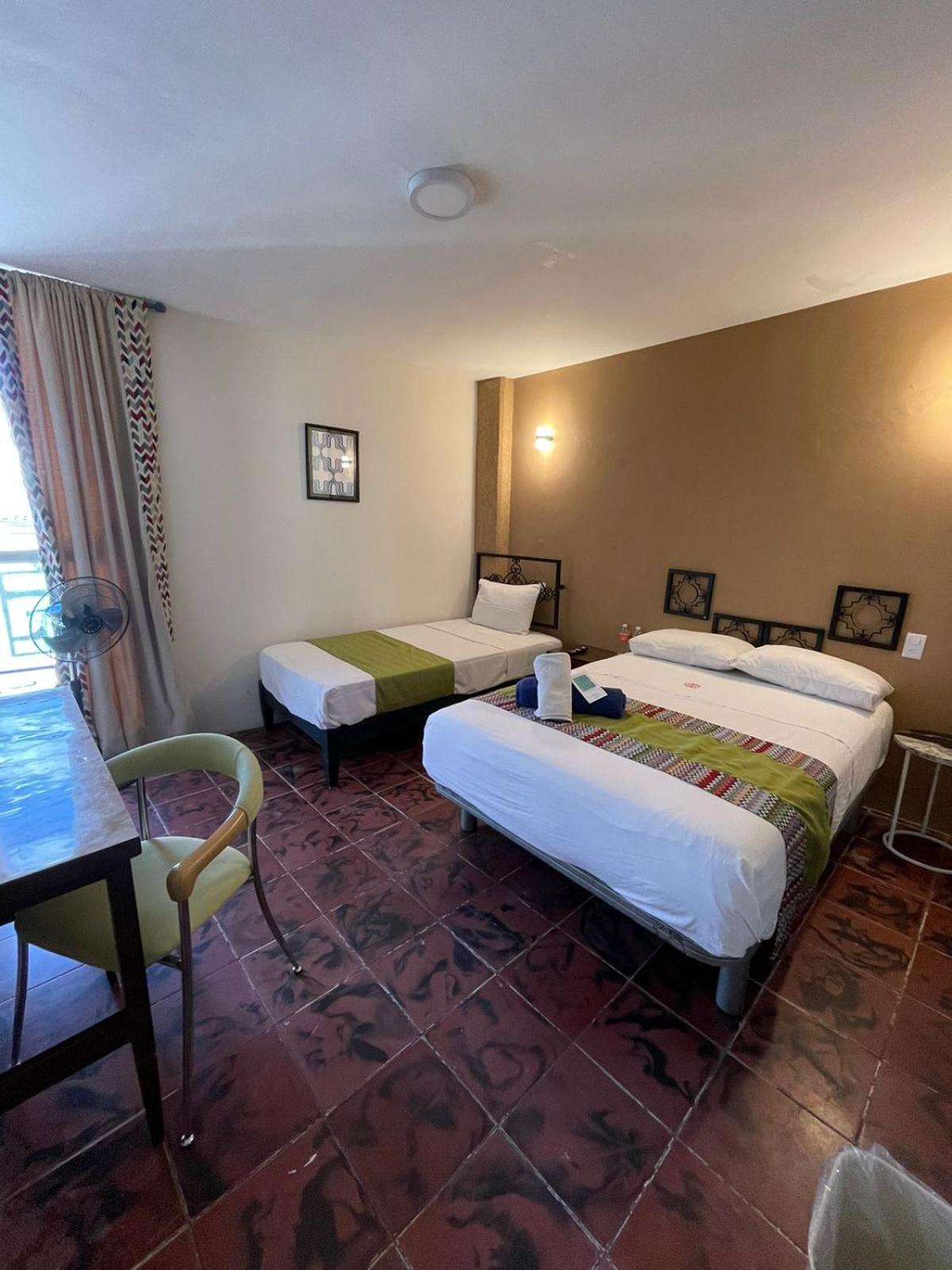 Hotel Flamingos Гвадалахара Экстерьер фото